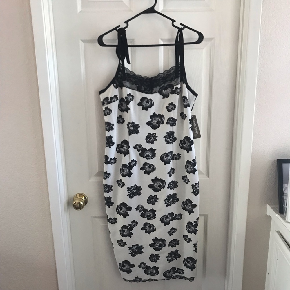 🎉NEW🎉 New York & Company by Eva Mendes Dress